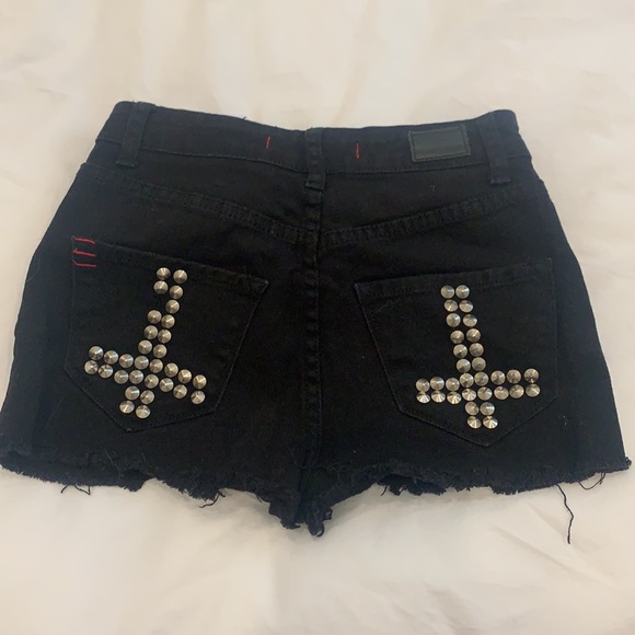 BDG Urban OUTFITTERS studded shorts - Picture 2 of 3